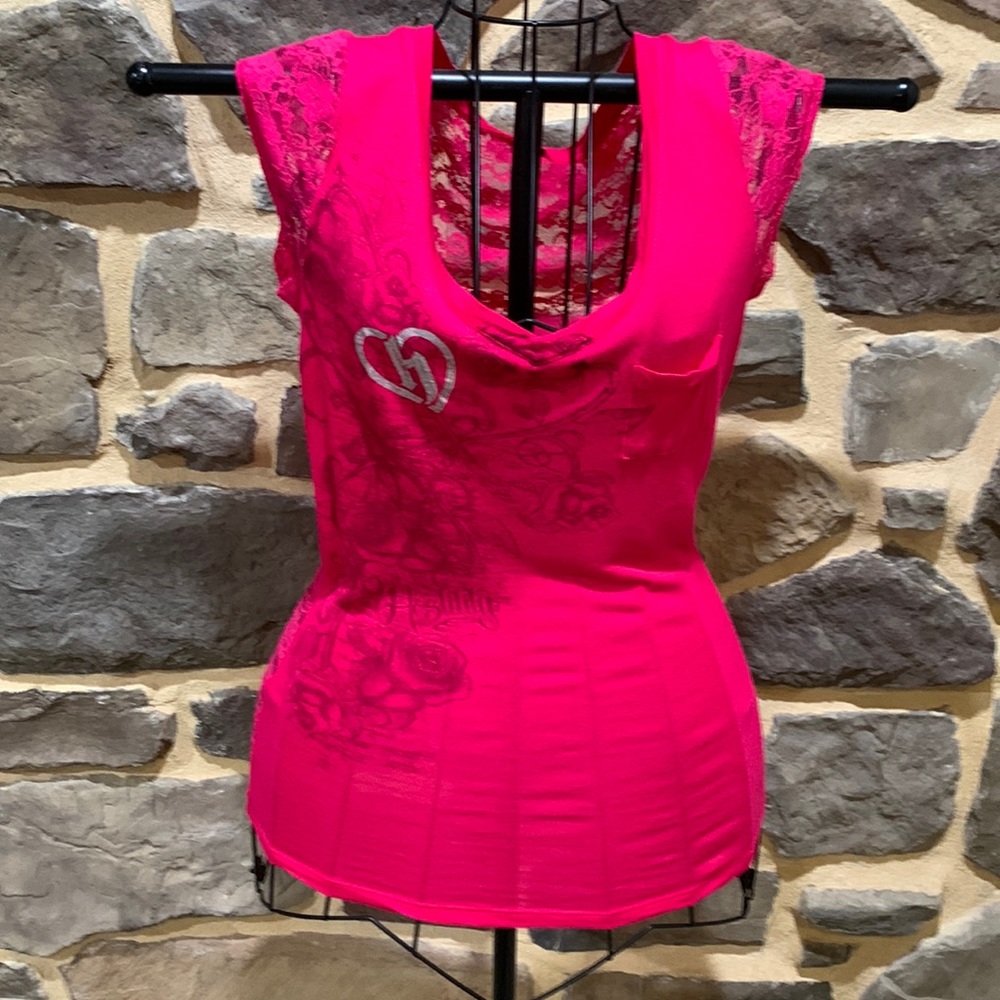 HOSTILITY GRAPHIC TEE WITH LACE BACK - SIZE M